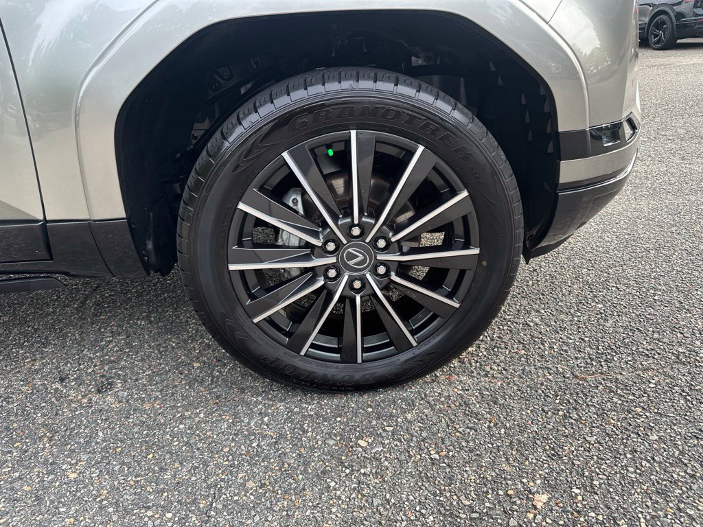 Used 2024 Lexus GX 550 w/ Accessory Package (Z1) AWD/4WD image 29