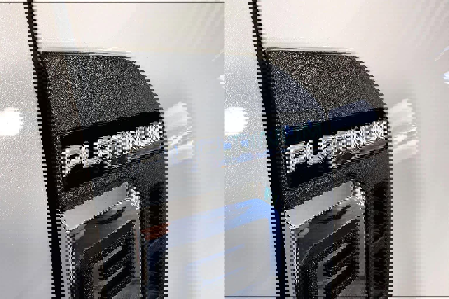 Used 2024 Ford F250 Platinum w/ FX4 Off-Road Package image 10