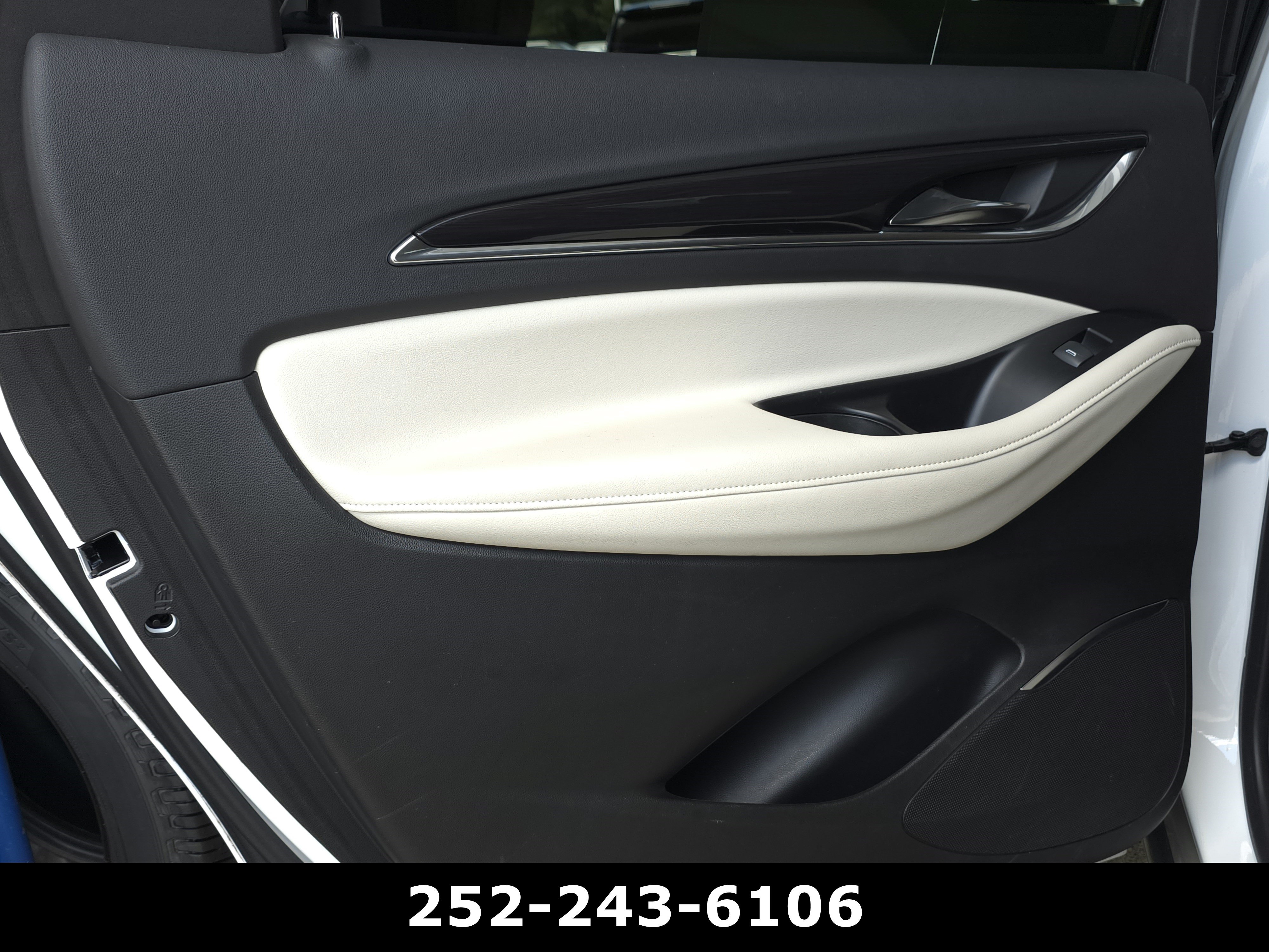 Used 2023 Buick Enclave Essence FWD image 30