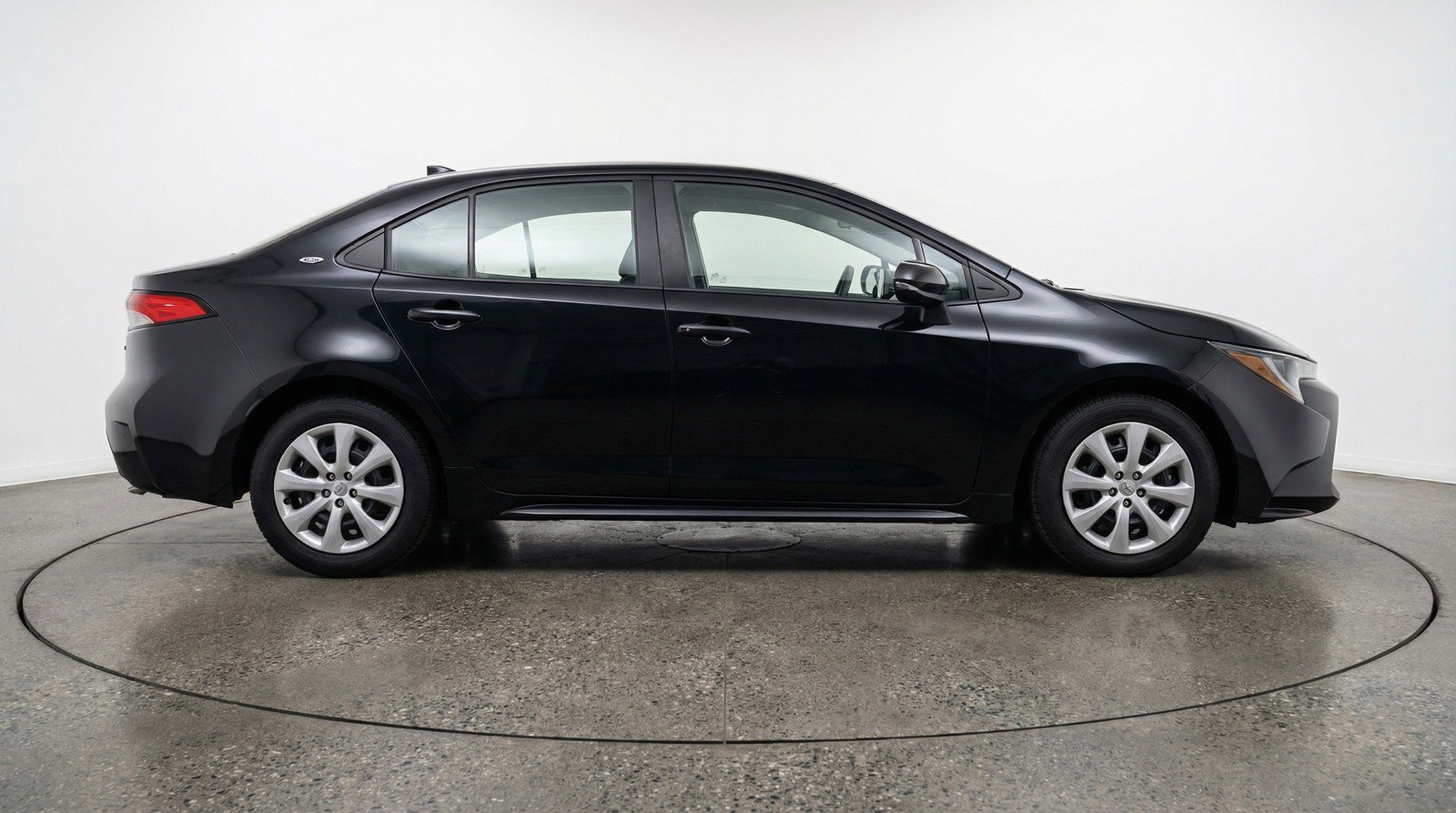 Used 2025 Toyota Corolla LE image 11