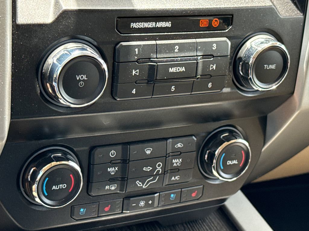 Used 2020 Ford F250 Lariat w/ Lariat Value Package AWD/4WD image 22