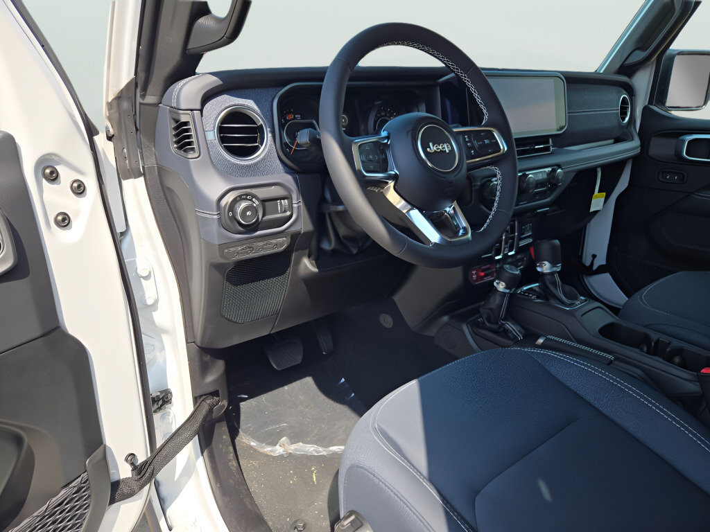 New 2026 Jeep Wrangler Unlimited Rubicon w/ Rockslide Package AWD/4WD image 25