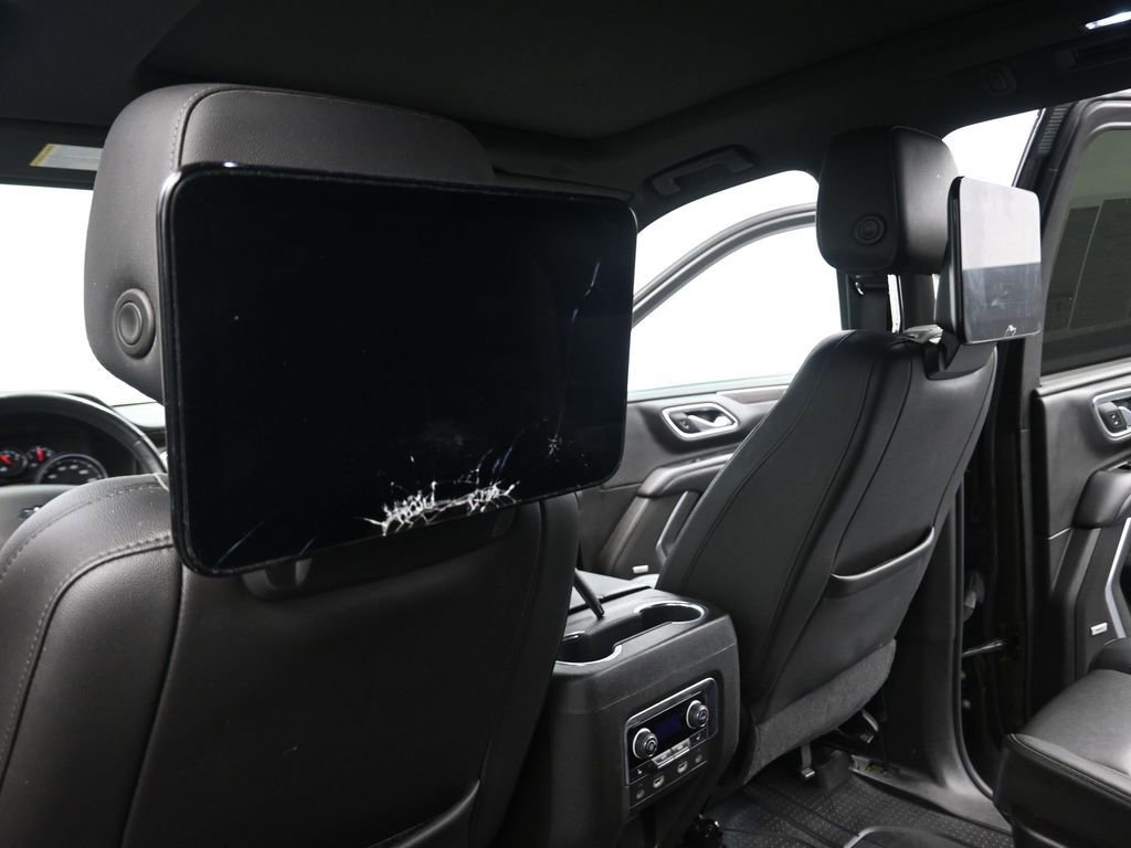 Used 2021 Chevrolet Suburban Z71 w/ Z71 Signature Package image 17