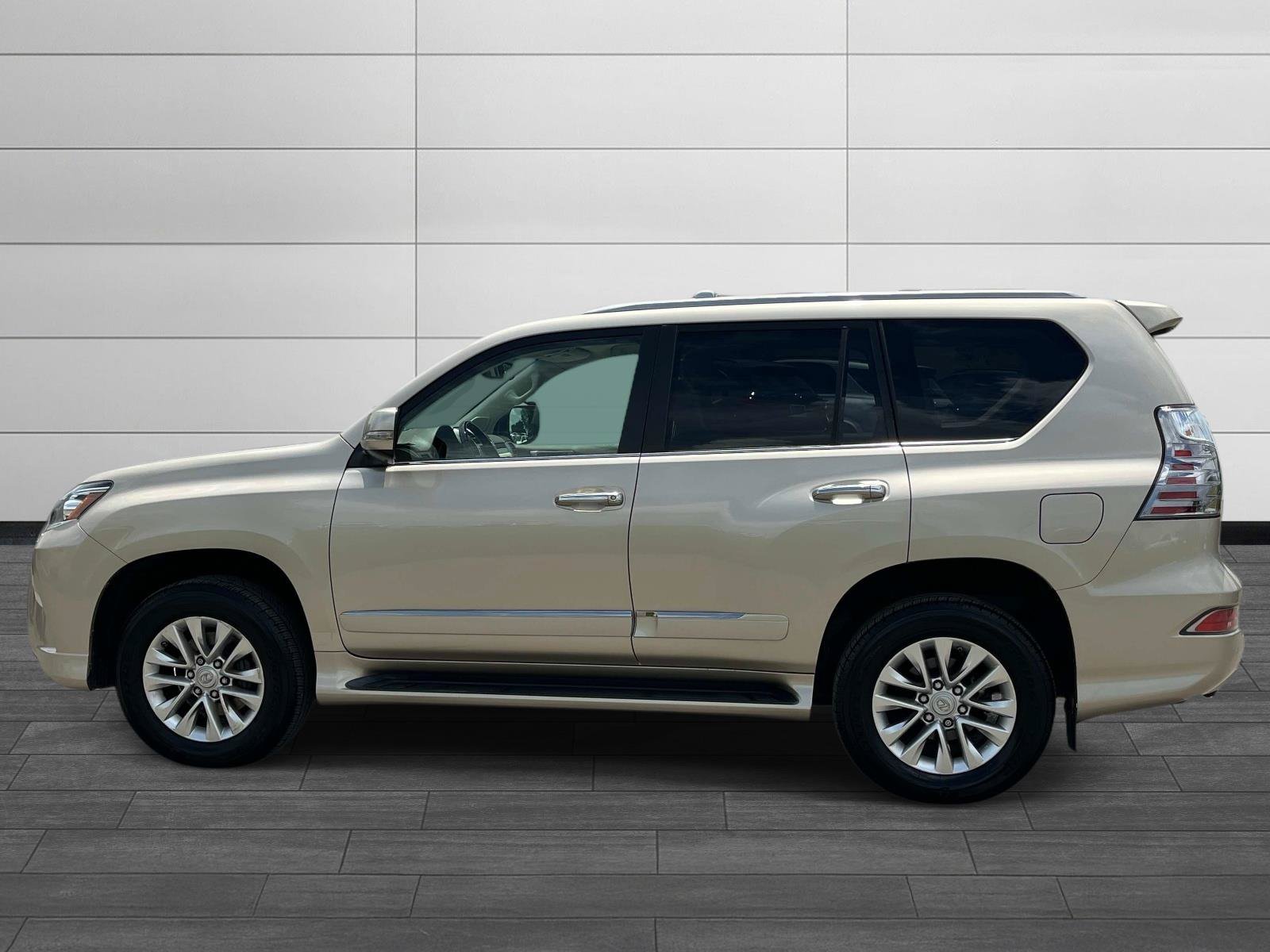 Used 2015 Lexus GX 460 w/ Premium Package AWD/4WD image 6
