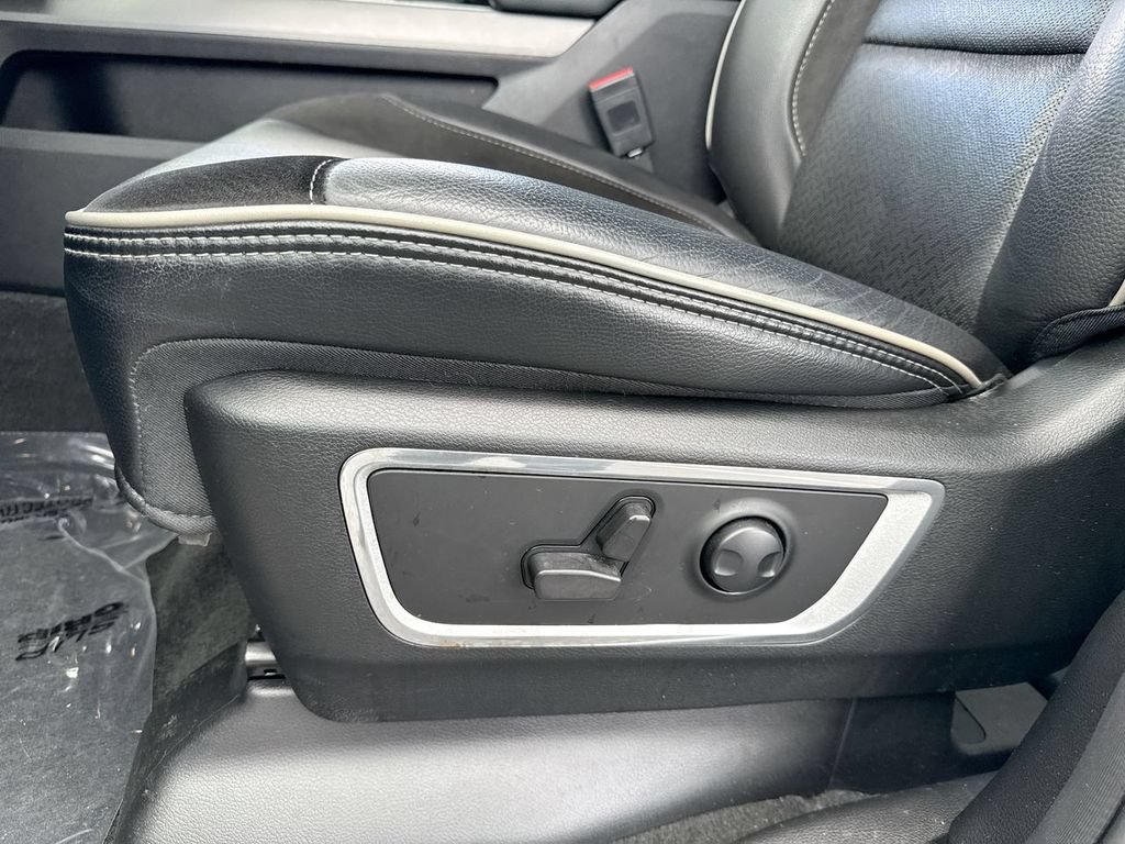 Used 2023 RAM 1500 Laramie AWD/4WD image 12