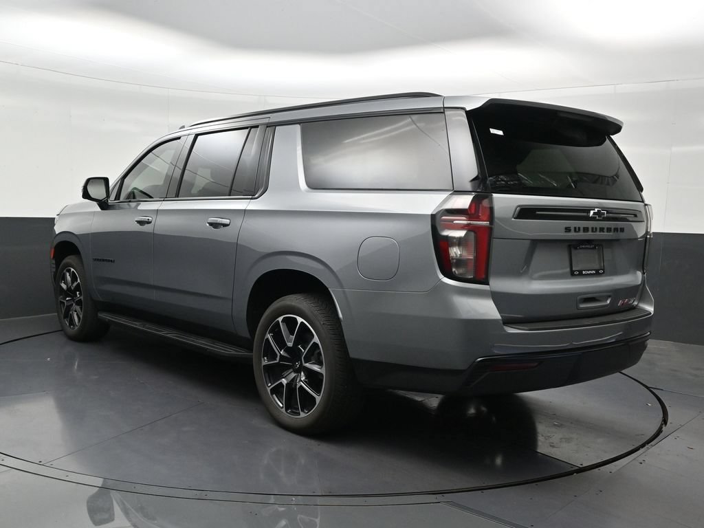 Used 2024 Chevrolet Suburban RST w/ Luxury Package RWD image 3
