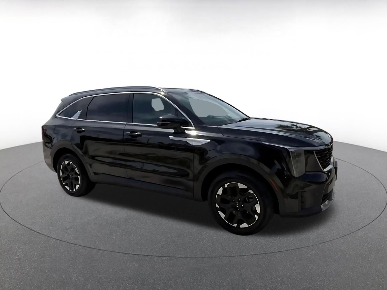 Used 2024 Kia Sorento S AWD/4WD image 2