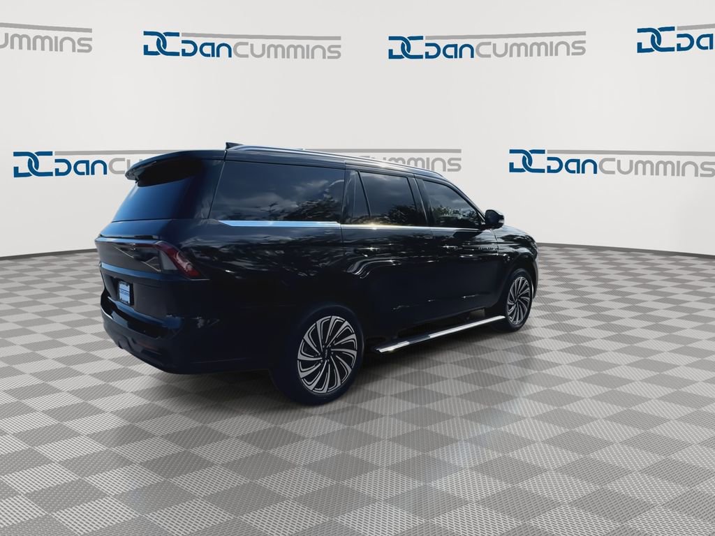 Used 2025 Lincoln Navigator Black Label AWD/4WD image 8