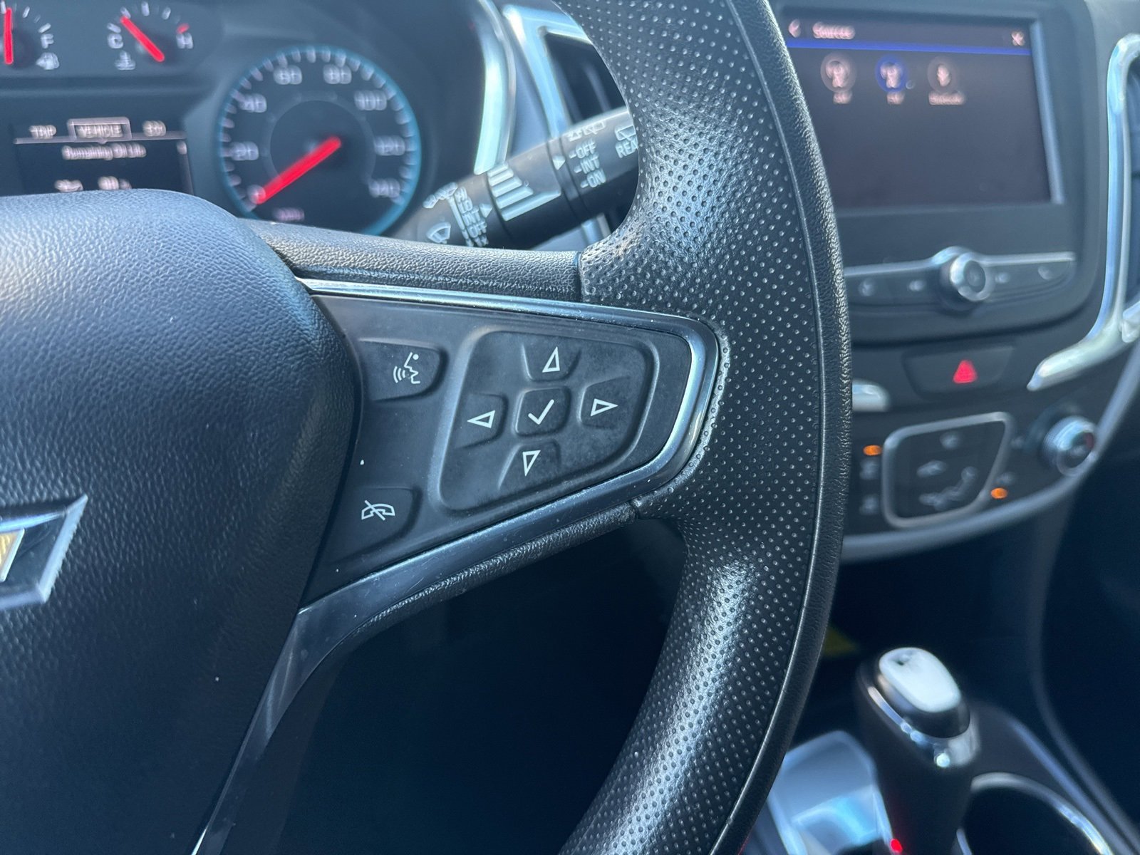 Used 2020 Chevrolet Equinox LS image 31