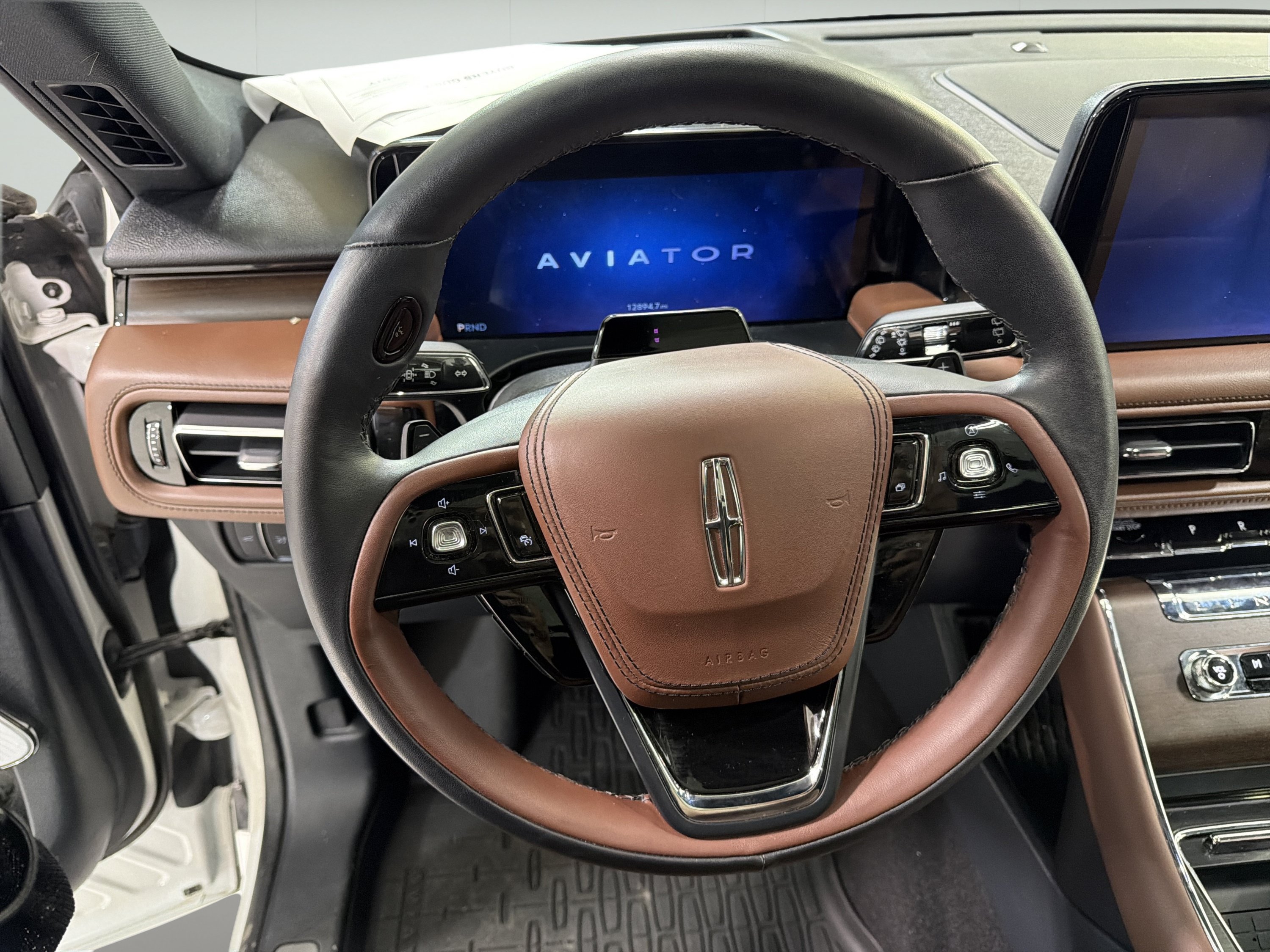 Used 2025 Lincoln Aviator Reserve w/ Equipment Group 201A AWD/4WD image 16