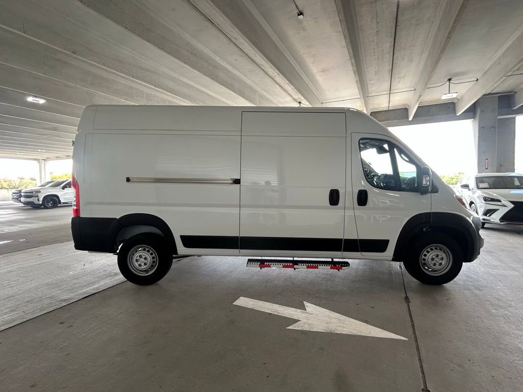 Used 2025 RAM ProMaster 2500 w/ Convenience Group image 6