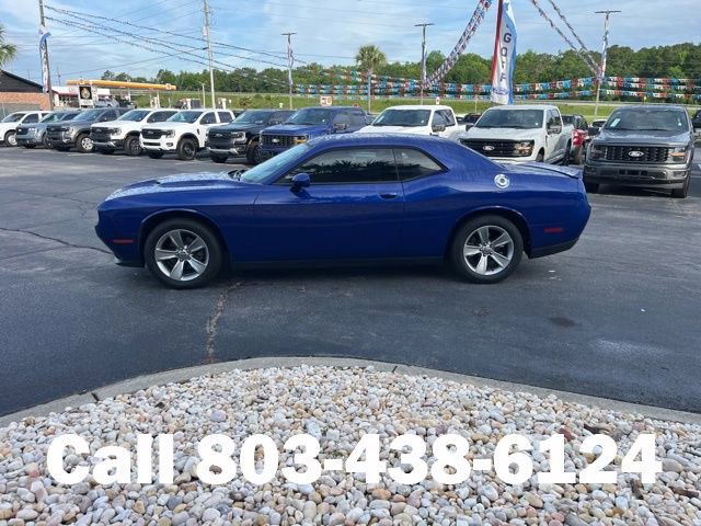 Used 2020 Dodge Challenger SXT RWD image 33