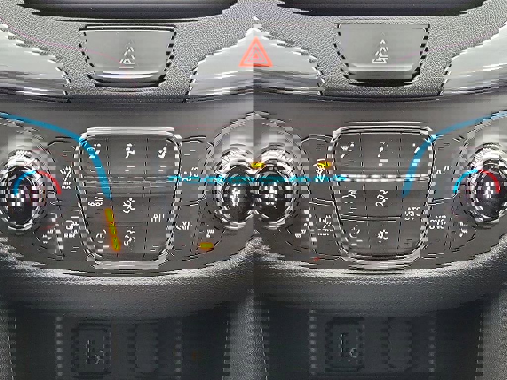 Used 2018 Chevrolet Equinox LT image 29