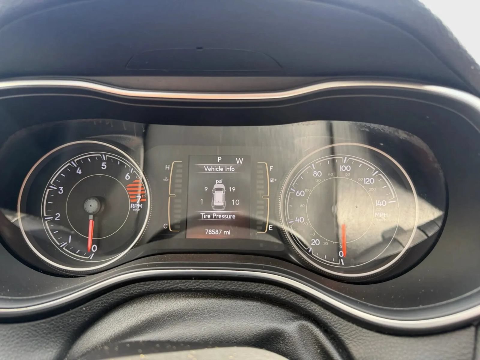 Used 2019 Jeep Cherokee Latitude w/ Popular Appearance Group AWD/4WD image 10