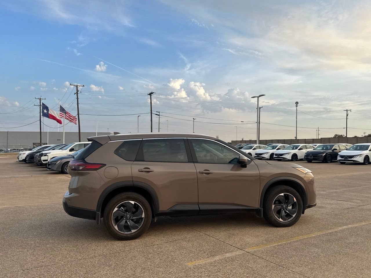 Certified 2024 Nissan Rogue SV w/ SV Premium Package AWD/4WD image 25