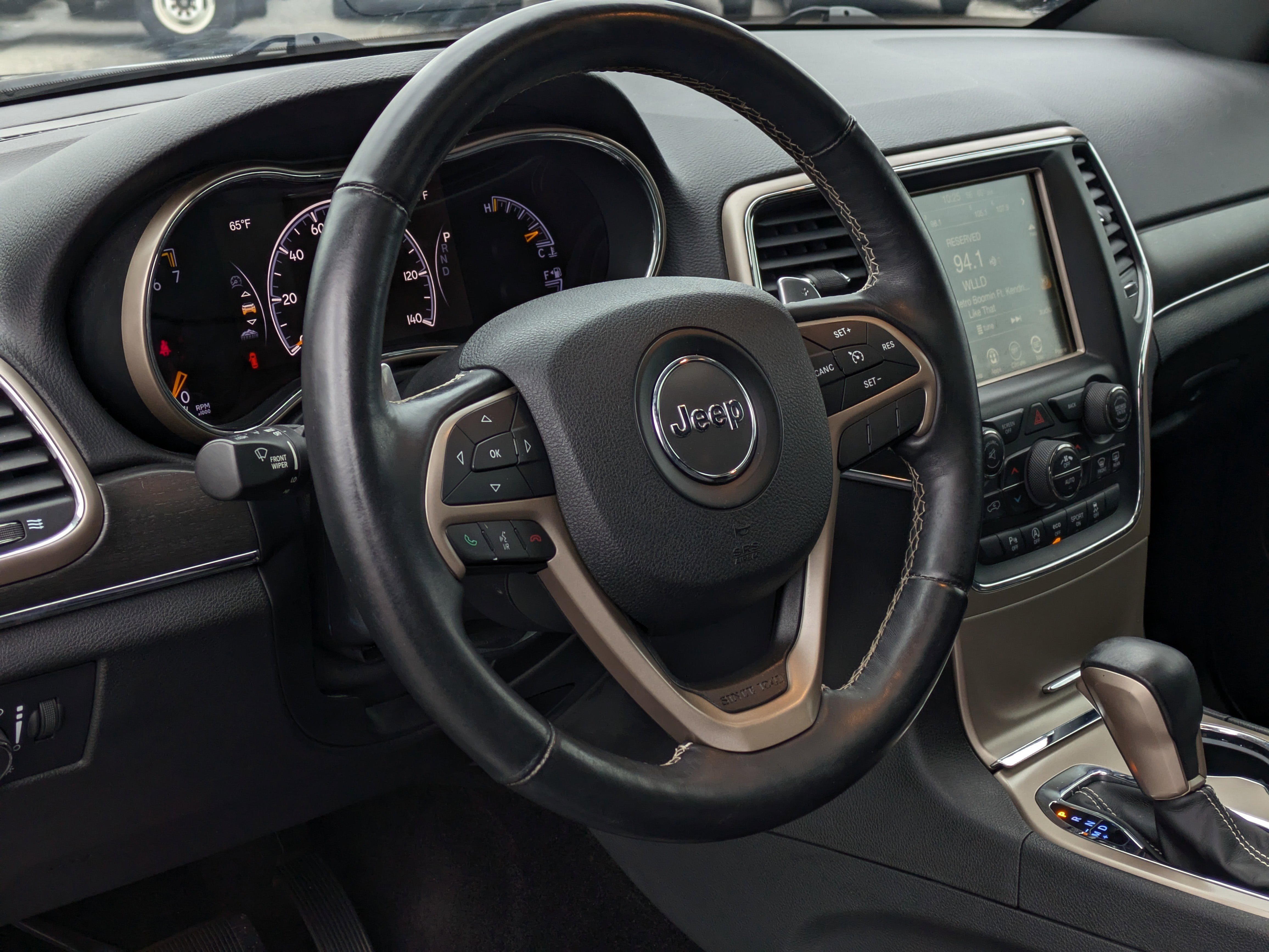 Used 2017 Jeep Grand Cherokee Limited image 22