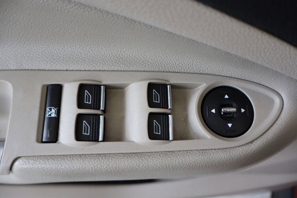 Used 2015 Ford Escape Titanium image 19