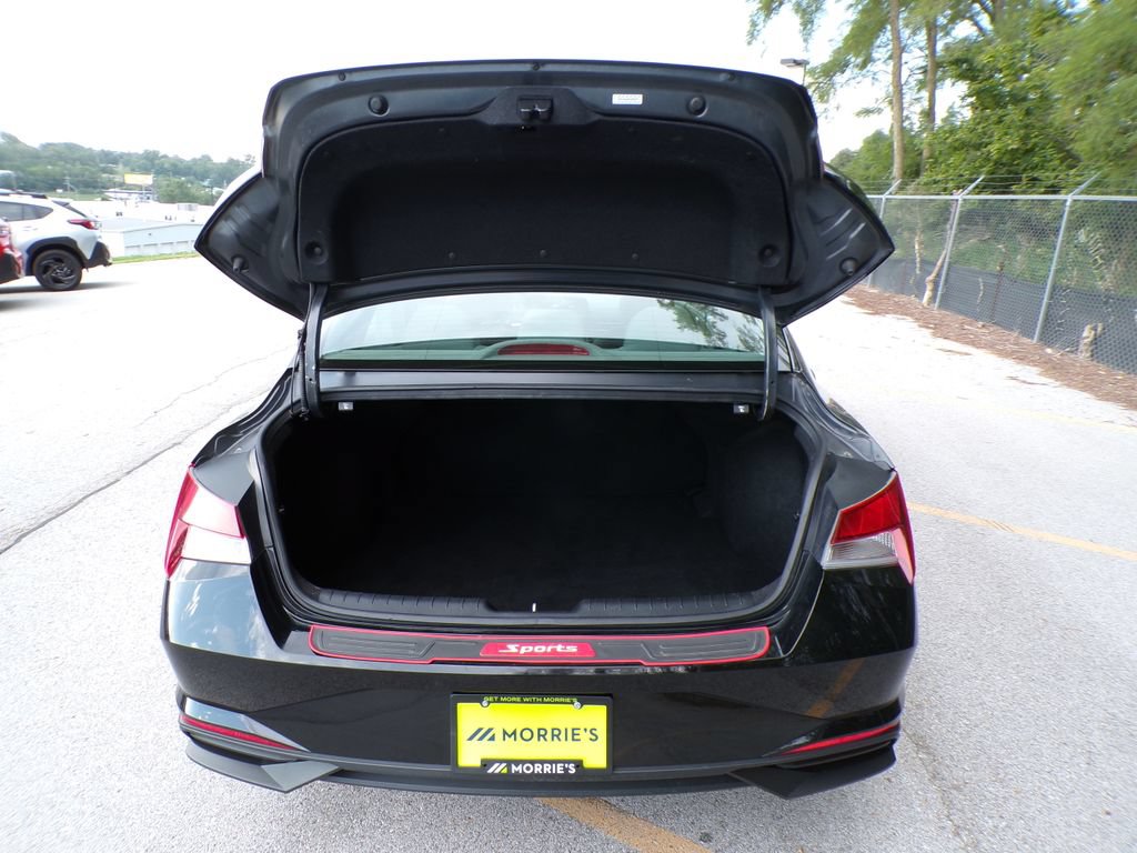 Certified 2022 Hyundai Elantra SEL w/ Convenience Package FWD image 17