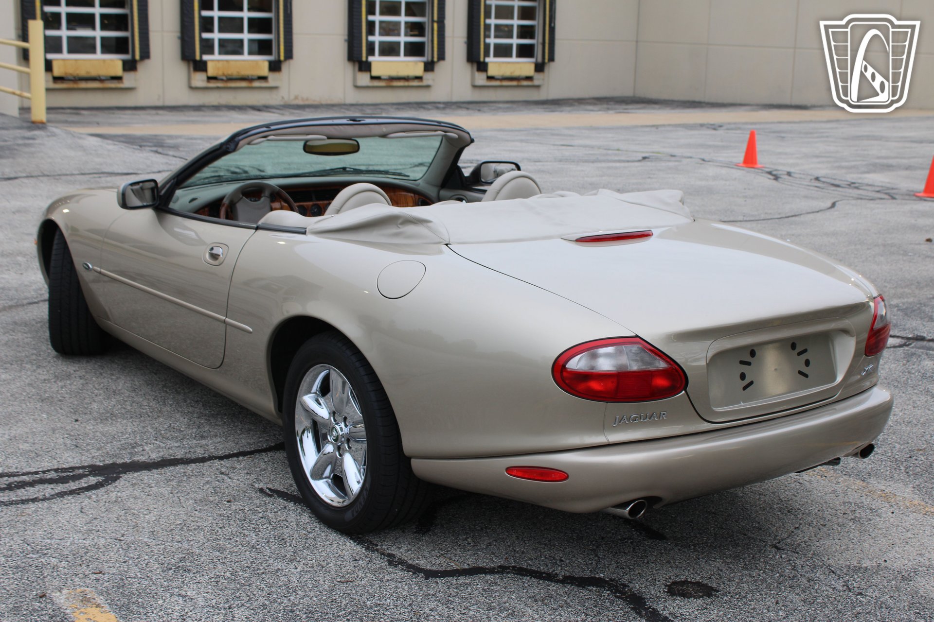 Used 1999 Jaguar XK8 Convertible RWD image 4