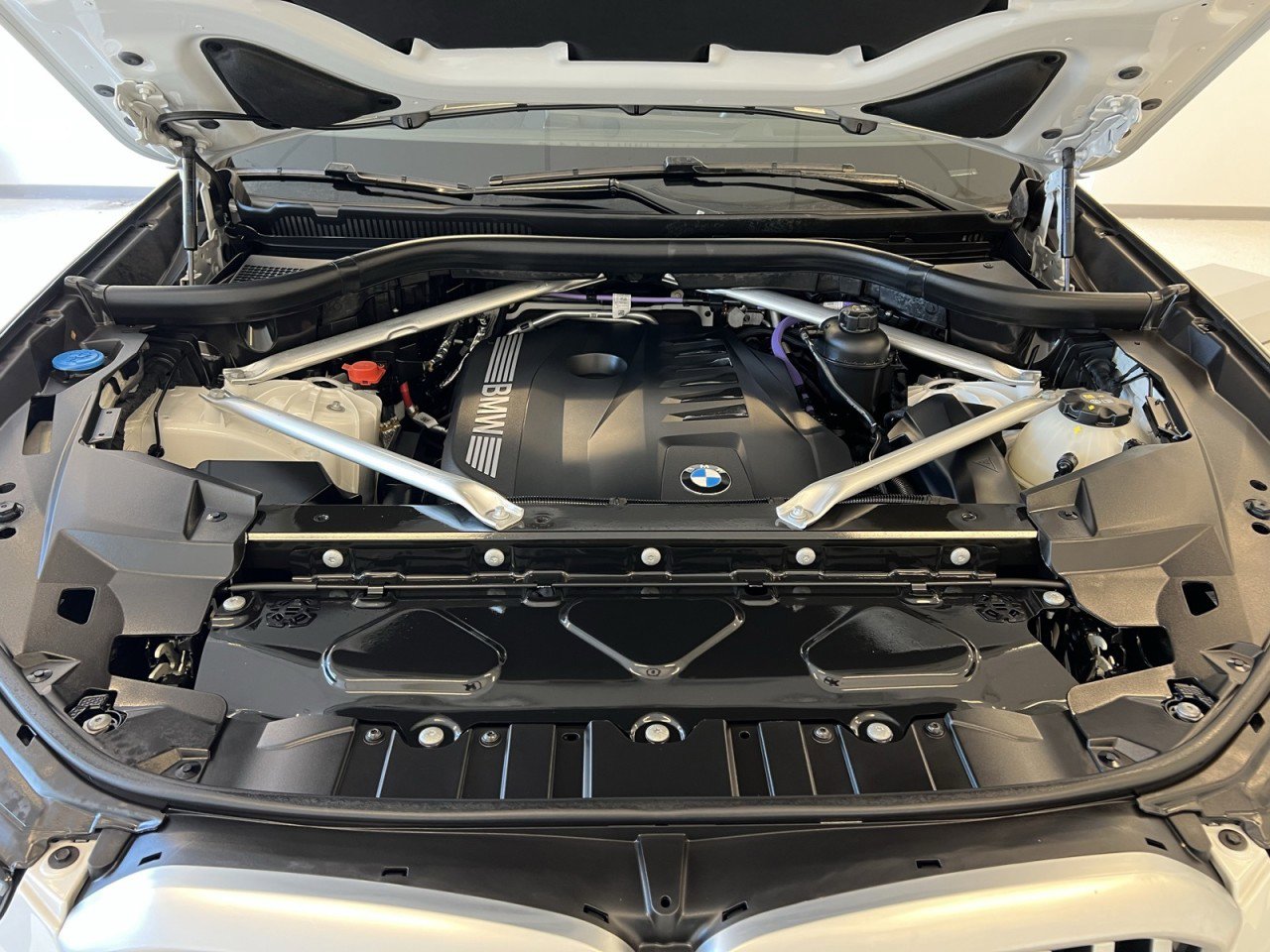 Used 2024 BMW X5 xDrive40i w/ Premium Package image 65