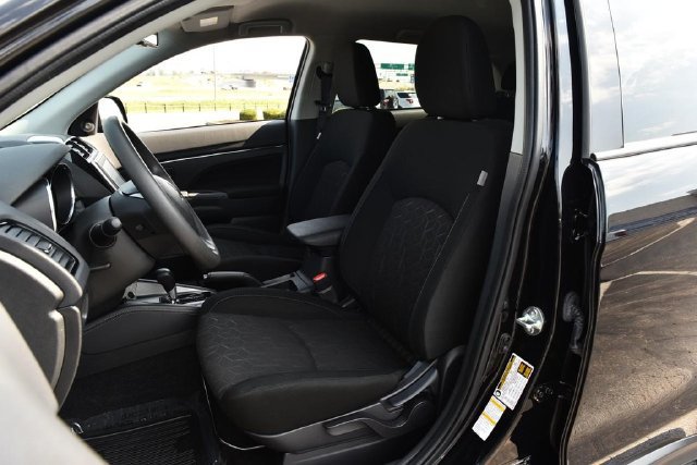 Used 2026 Mitsubishi Outlander Sport AWD image 17