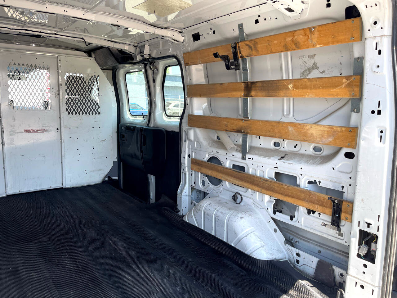 Used 2015 Ford Transit 250 130 Low Roof w/ Exterior Upgrade Package image 12