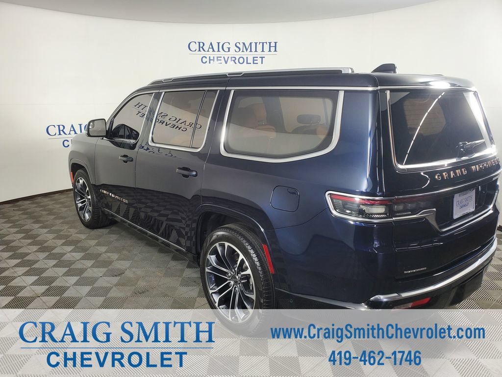 Used 2023 Jeep Grand Wagoneer Series III AWD/4WD image 3
