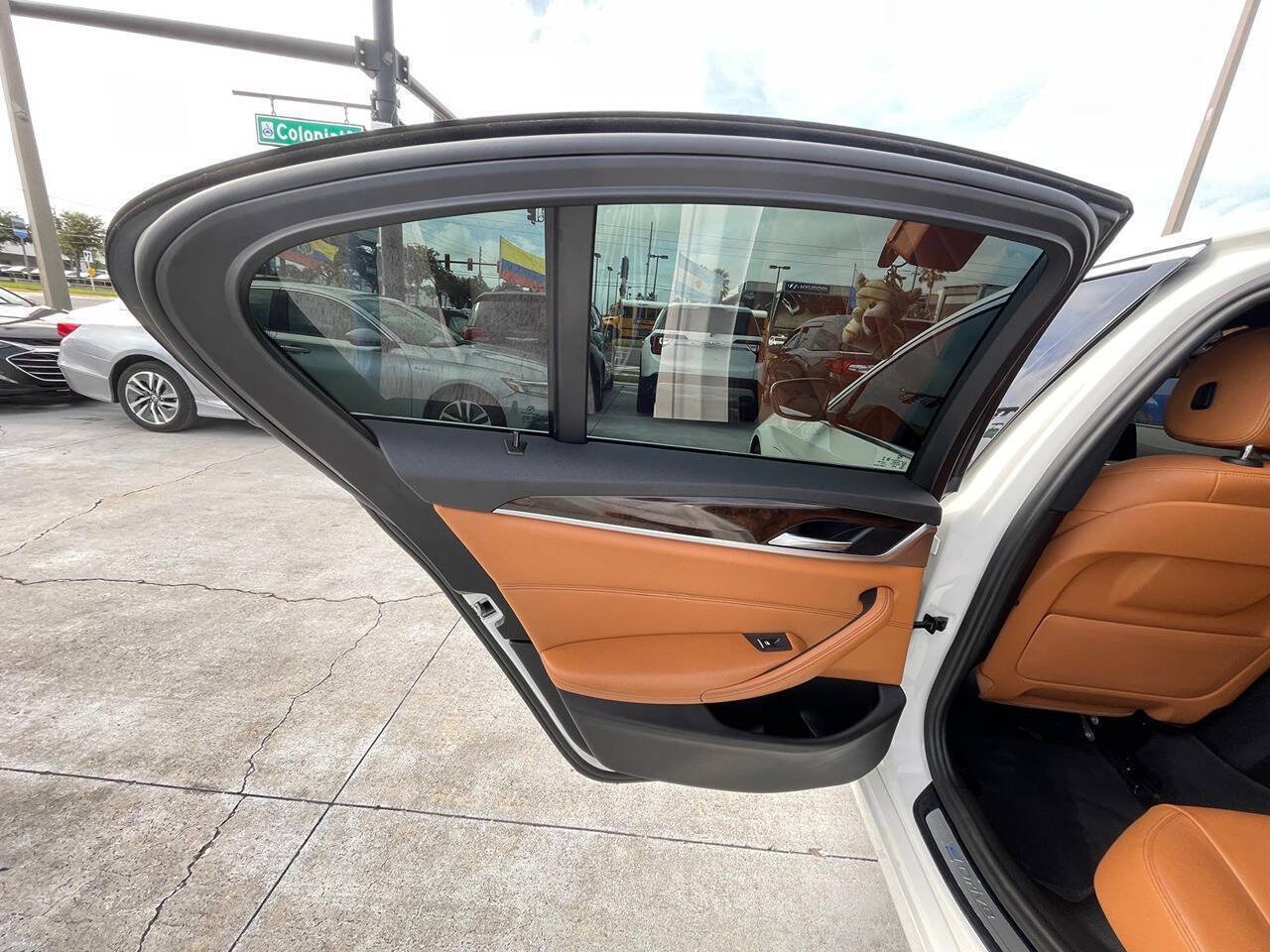 Used 2018 BMW 530e xDrive AWD/4WD image 15