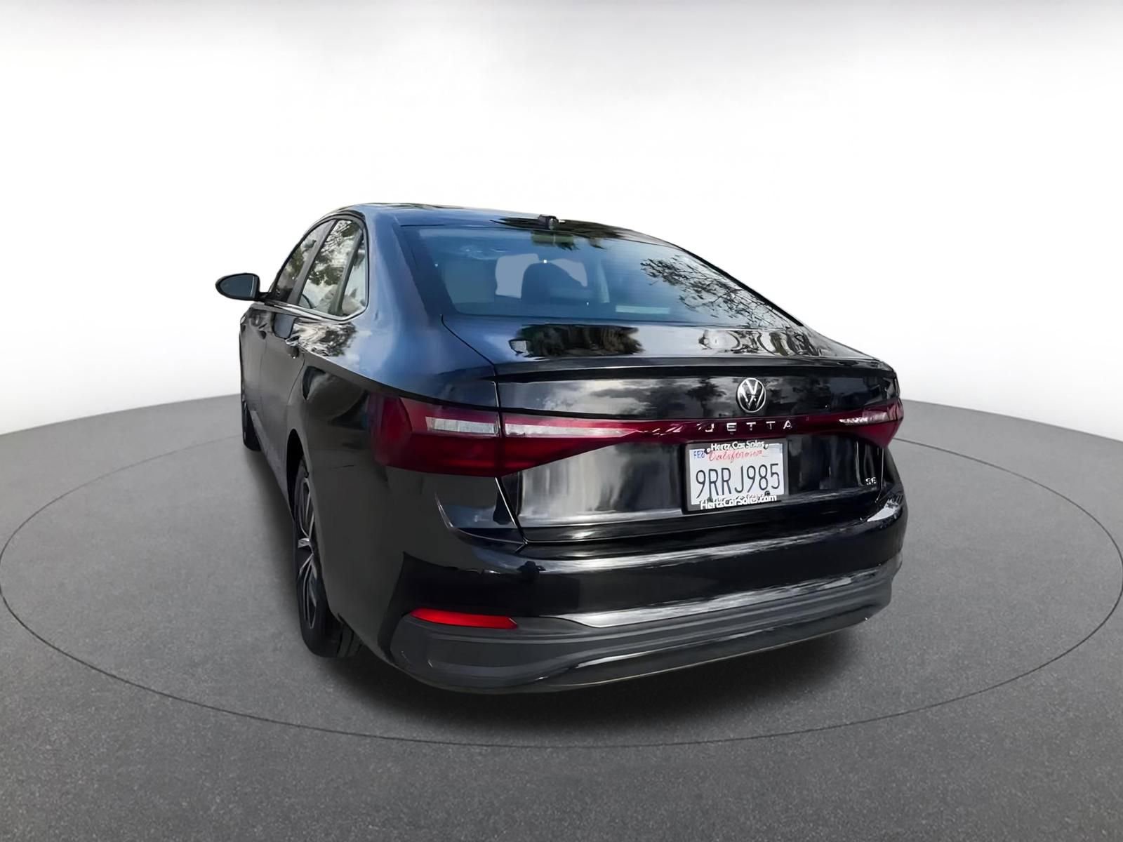 Used 2025 Volkswagen Jetta SE image 11