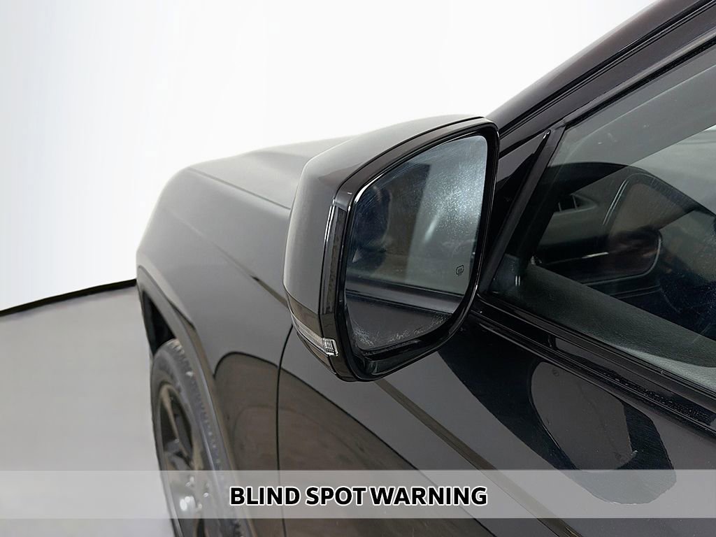 Used 2022 Jeep Grand Cherokee L Laredo image 5