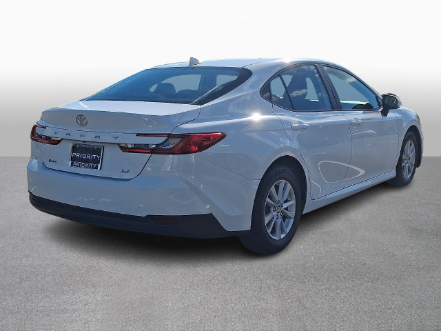 Used 2025 Toyota Camry LE FWD image 4