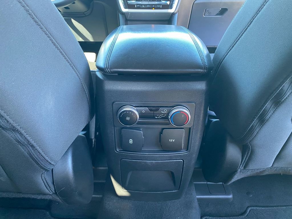 Used 2022 Ford Explorer XLT image 28