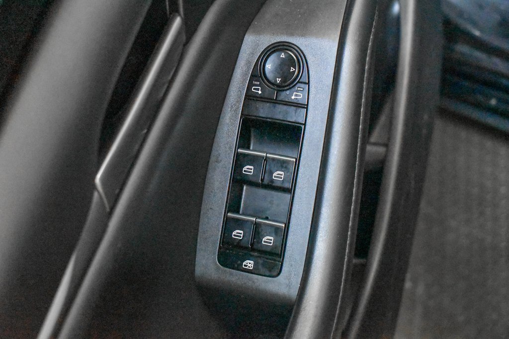 Used 2022 MAZDA MAZDA3 s image 19