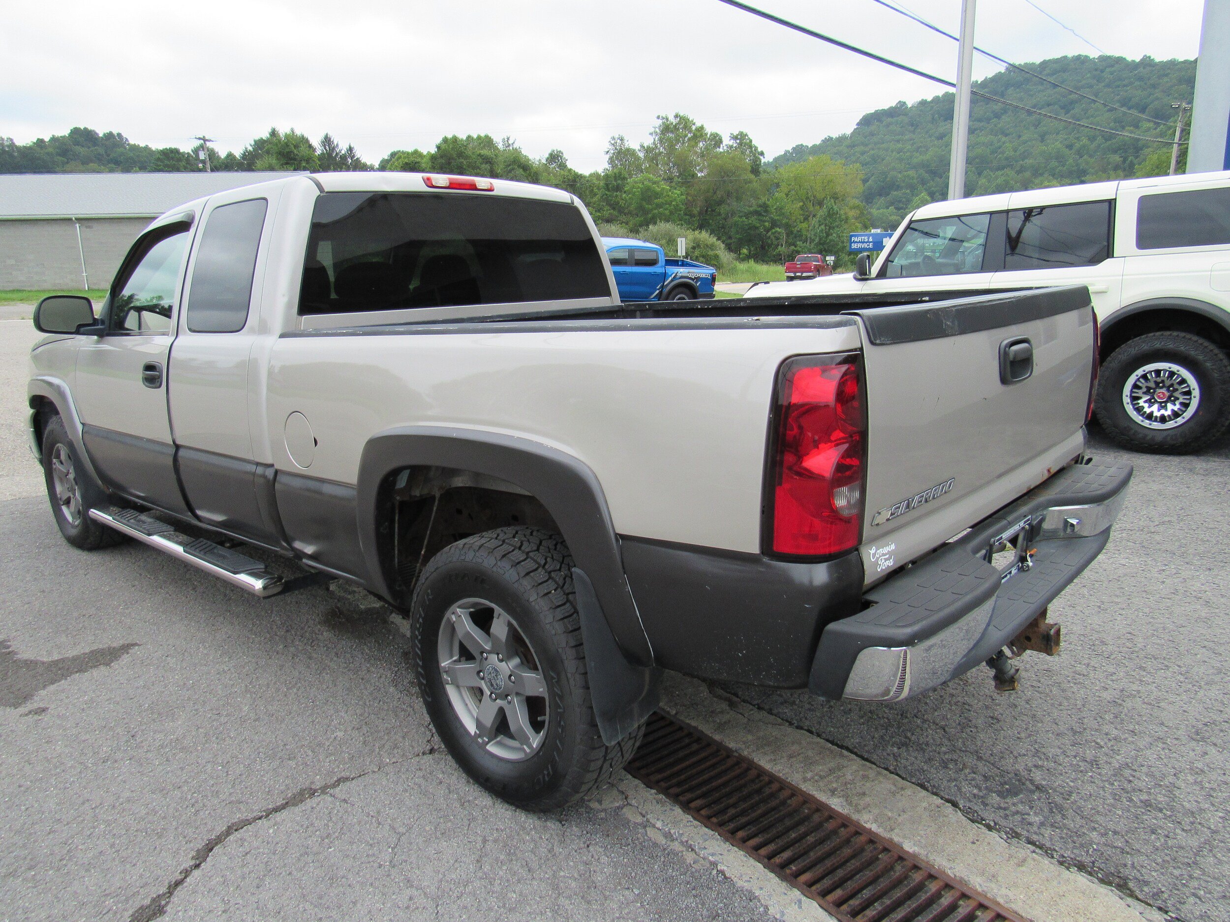 Used 2006 Chevrolet Silverado 1500 LT w/ Light Duty Power Package AWD/4WD image 11