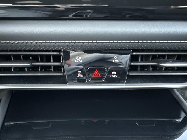 Certified 2025 Volkswagen Atlas Cross Sport SE image 21