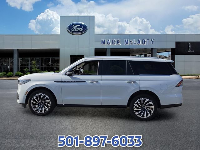 Certified 2025 Lincoln Navigator Black Label AWD/4WD image 2