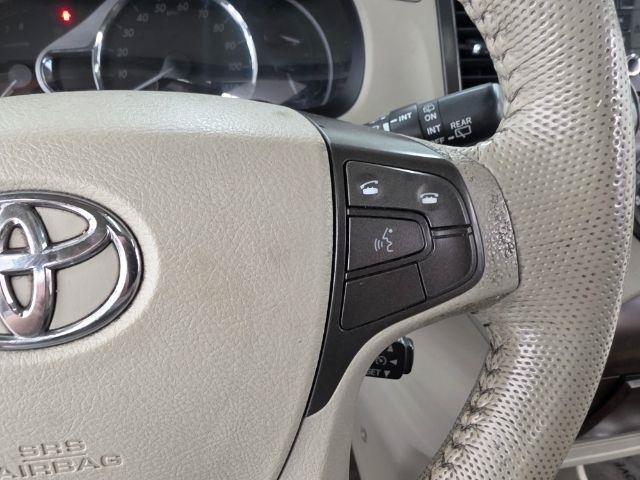Used 2013 Toyota Sienna XLE FWD image 13