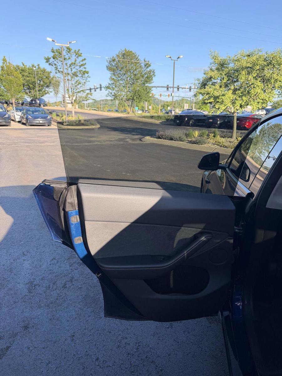 Used 2024 Tesla Model Y Long Range AWD/4WD image 14