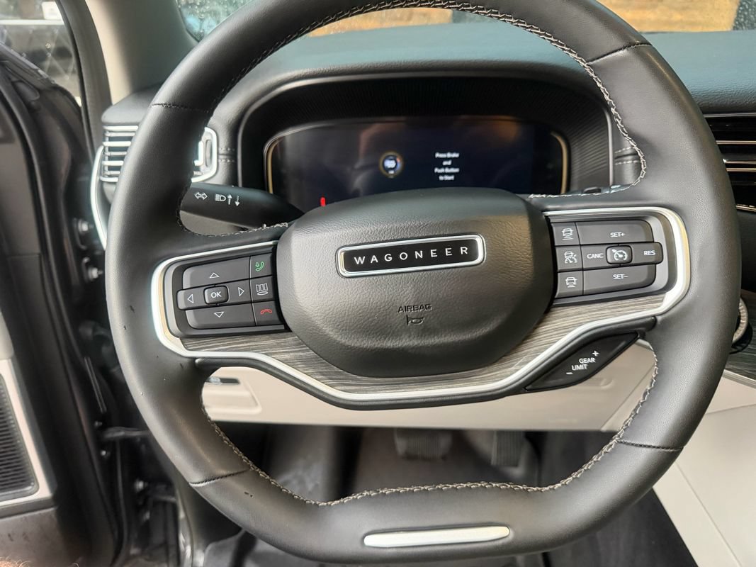 Used 2022 Jeep Wagoneer Series II AWD/4WD image 34