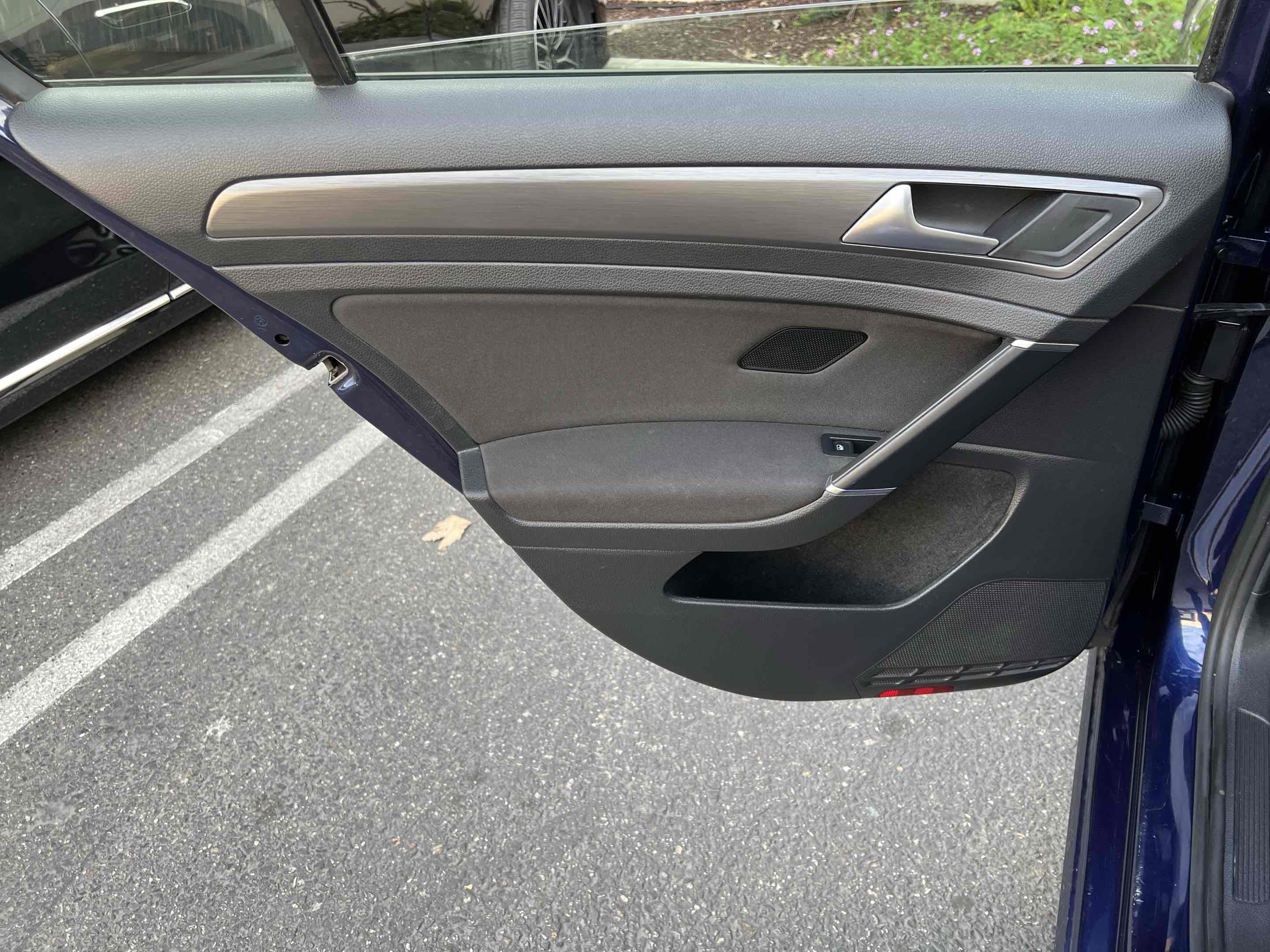 Used 2019 Volkswagen e-Golf SE w/ Driver Assistance Package image 67