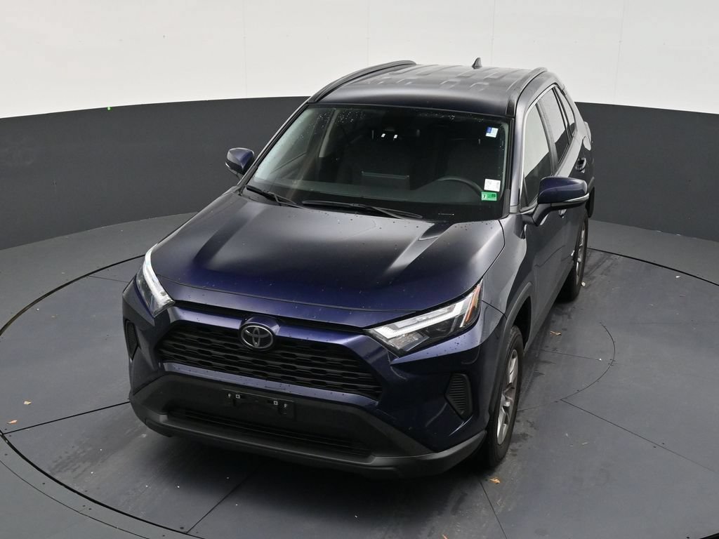 Used 2025 Toyota RAV4 XLE AWD/4WD image 19