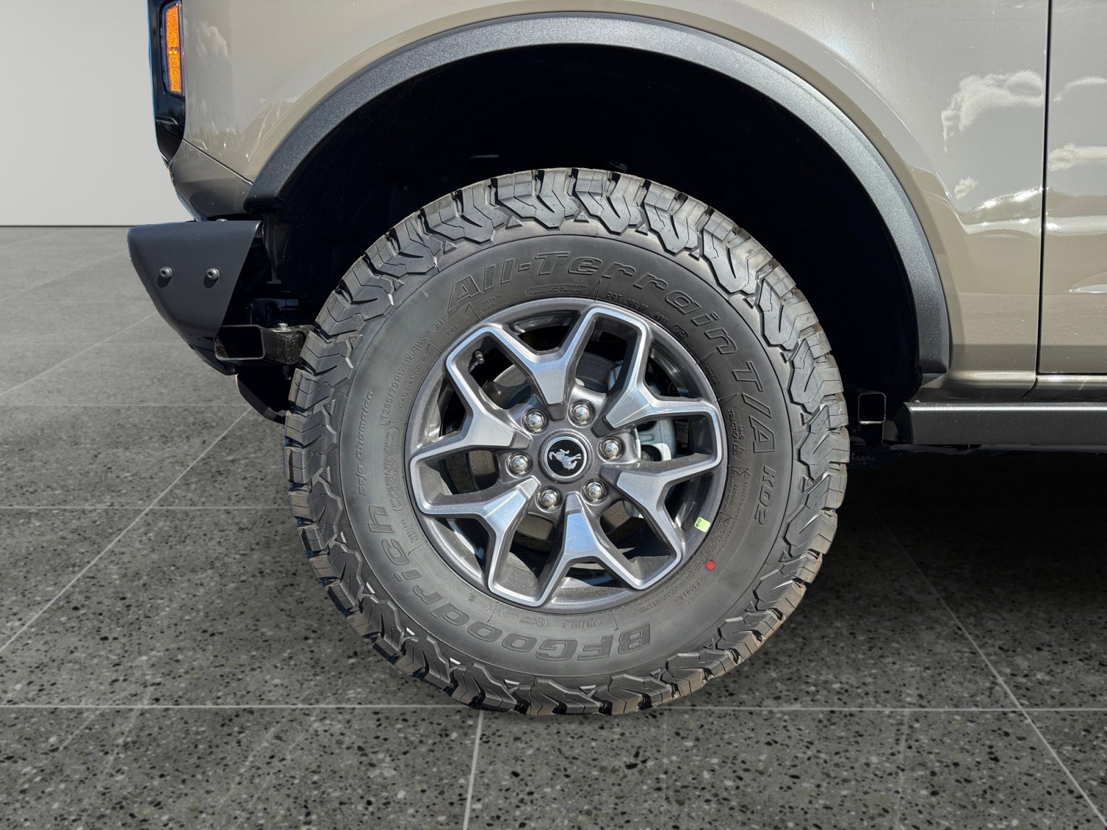 New 2025 Ford Bronco Badlands image 9