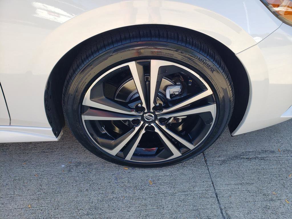 Certified 2021 Nissan Sentra SR w/ Trunk Package image 48