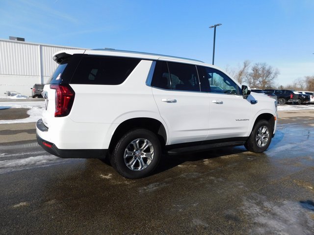 Used 2024 GMC Yukon SLE image 3