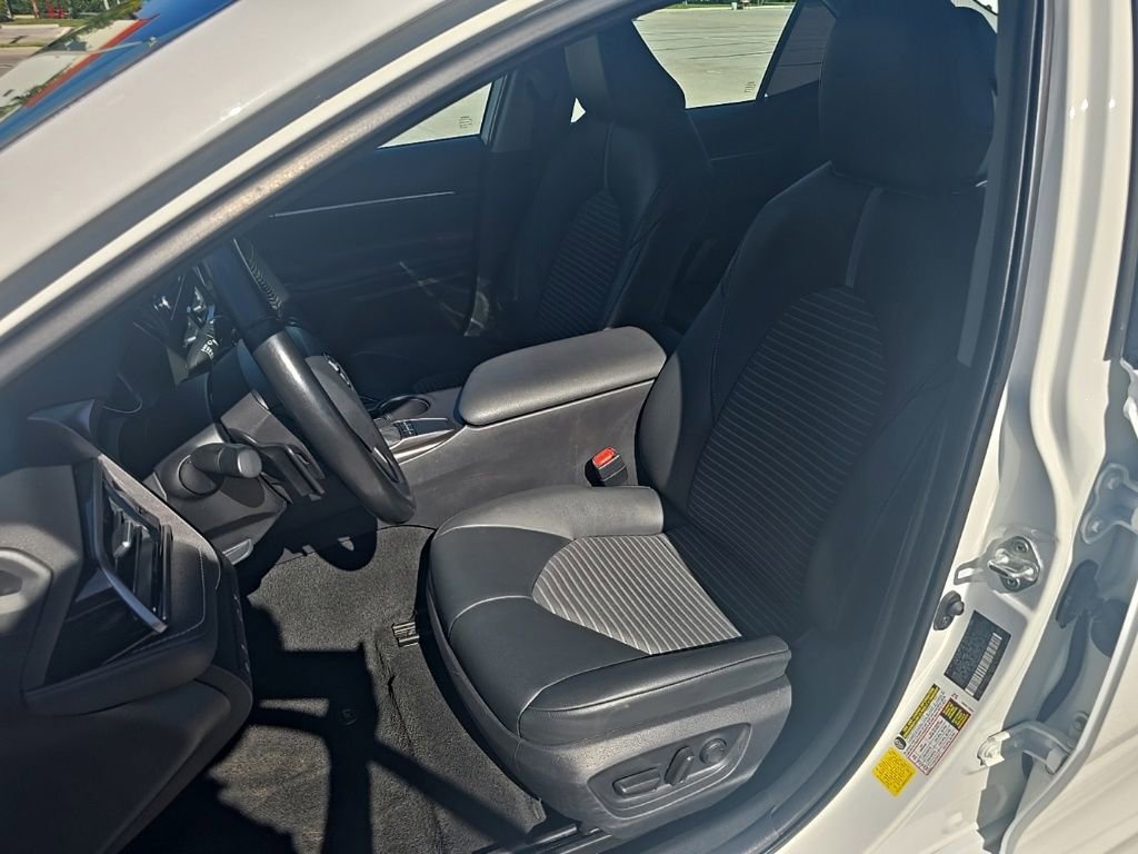 Used 2023 Toyota Camry SE FWD image 15