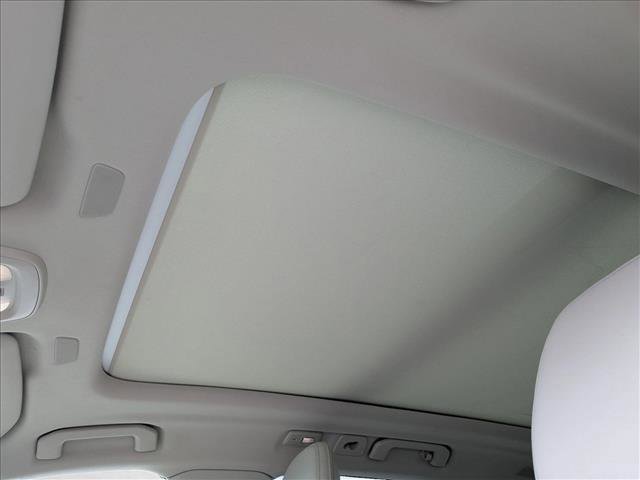 Used 2023 Volvo XC60 T8 Ultimate w/ Protection Package Premier image 12