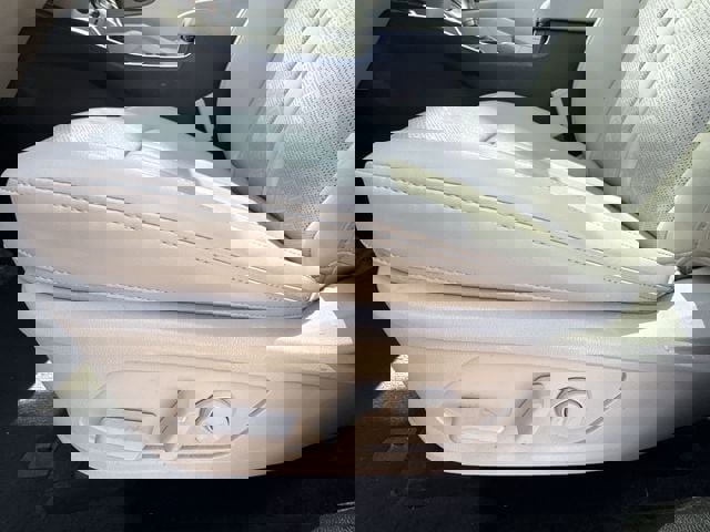 Used 2023 Kia Sorento S w/ Panoramic Sunroof Package image 12