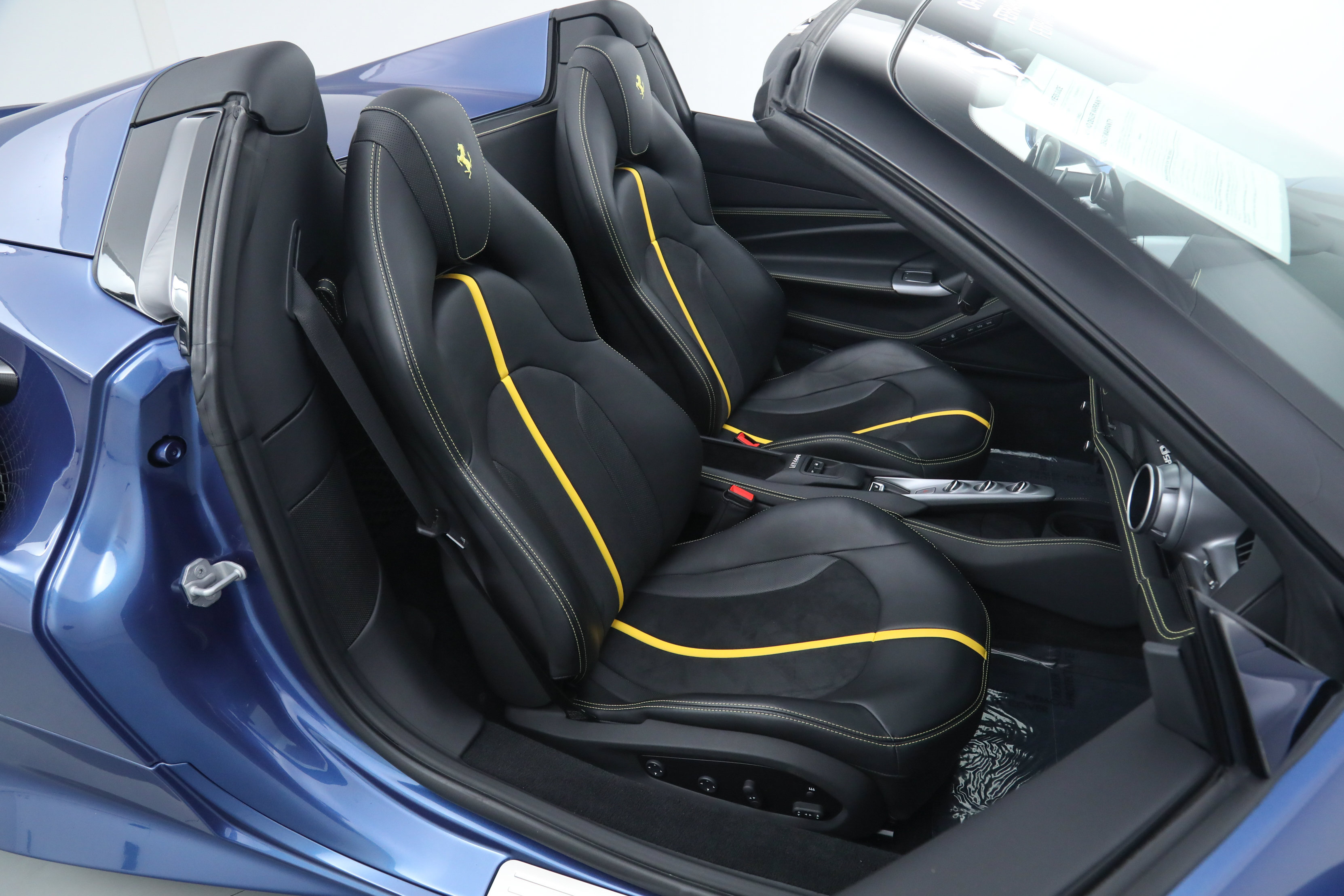 Certified 2023 Ferrari F8 Tributo RWD image 23