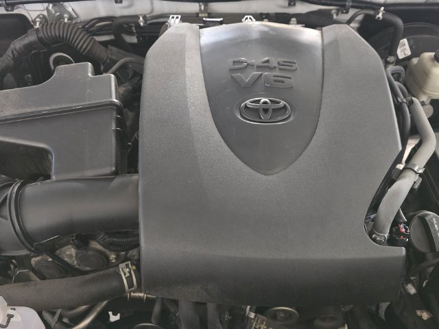 Used 2020 Toyota Tacoma SR5 RWD image 8