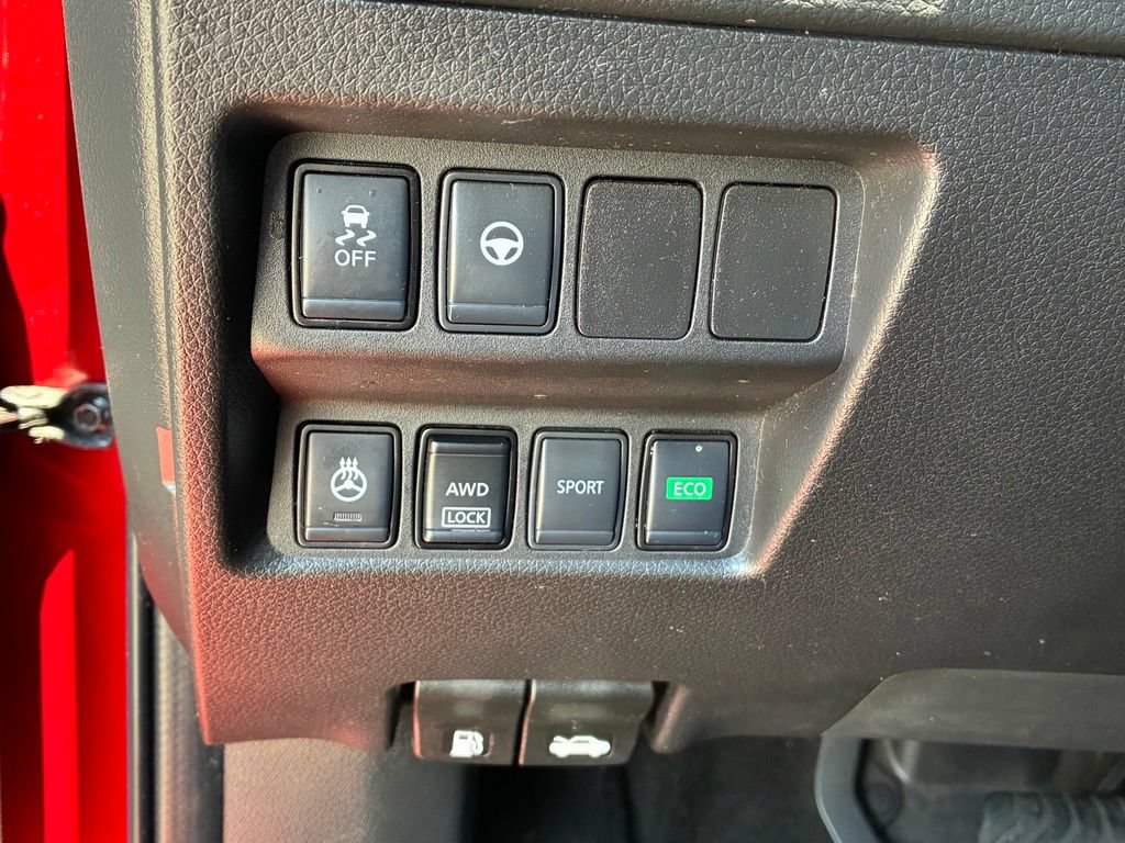Used 2020 Nissan Rogue Sport SV w/ Technology Package AWD/4WD image 35